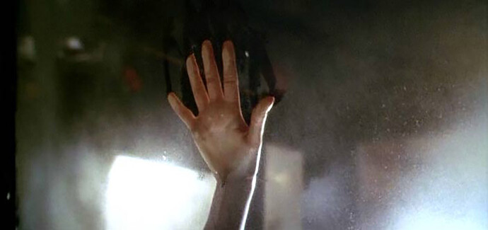 titanic-hand