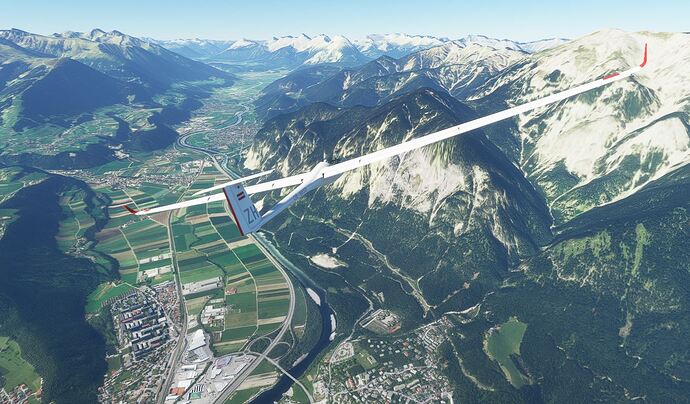 SailplaneAboveInnsbruck2