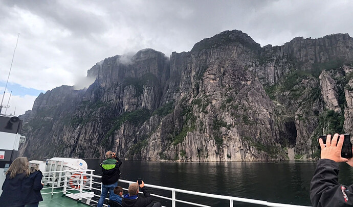 Preikestolen Real
