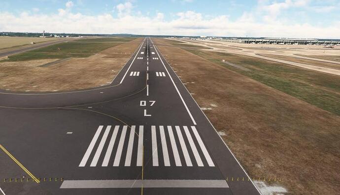 EDDB-wrongRunway-Designator07L.thumb.jpg.35f57dcb8f47cda86ad5323cb9702b1e