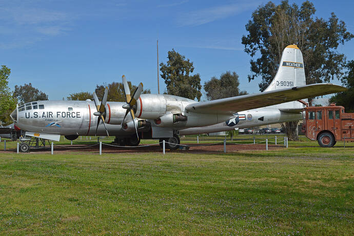 Boeing_WB-50D_Superfortress_‘0-90351’“Flight_of_the_Phoenix”(29288235450)