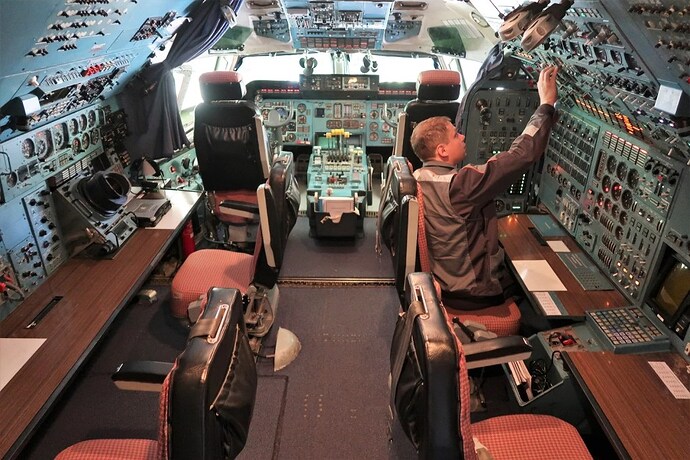 Antonov-An-225-cockpit