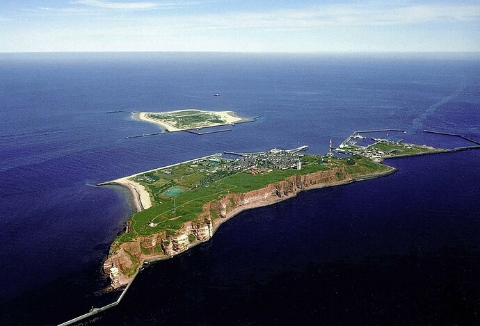 1059px-Helgoland_Vogelperspektive_sx