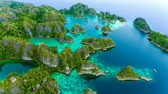 Raja-Ampat-Indonesia.-Credit-Ministry-of-Tourism-Republic-of-Indonesia-by-KIAT