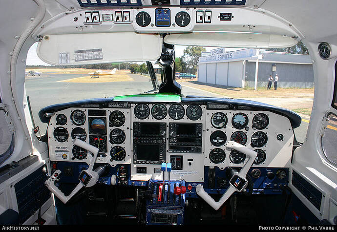 Piper PA31 Cheiftan Panther cockpit