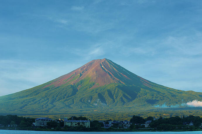 mount-fuji-summer-dirt-cone-no-snow-lake-kawaguchi-pius-lee