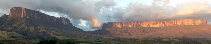 Por_do_sol_tepuis_roraima_e_kukenan